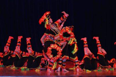 阿昌族舞蹈“蹬窝节”