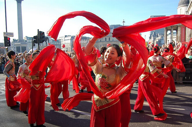 汉族民间舞蹈之秧歌：秧歌是一种什么形式的舞蹈？.jpg