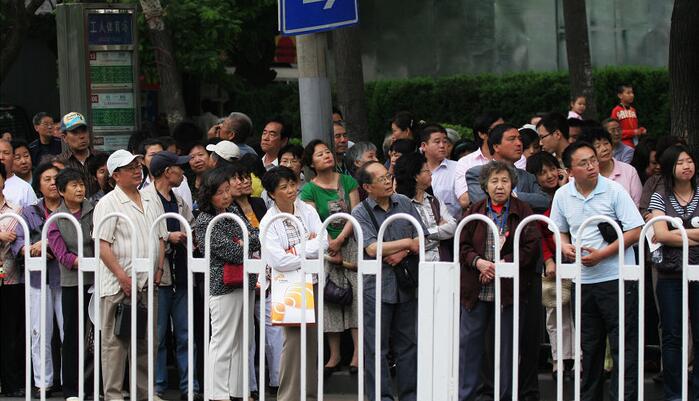 梦见等车是什么意思?梦见等车好不好?