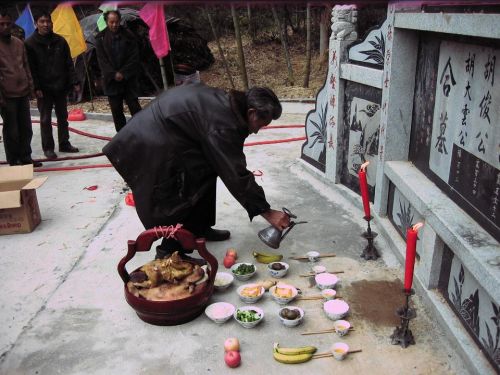 墓地风水：清明时节扫墓流程介绍