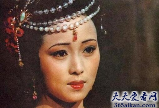 四大名著之一《红楼梦》中秦可卿淫丧天香楼到底怎么回事？