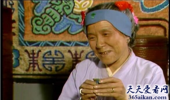 刘姥姥三进贾府有什么经历,刘姥姥三进贾府的感受是什么