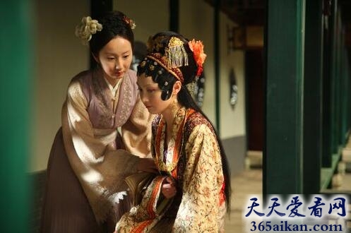 红楼梦平儿的扮演者是谁？红楼梦平儿扮演者有哪些？