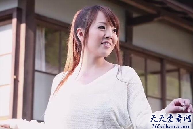 田中瞳2.jpg