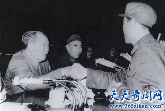 孙玉国与毛泽东.jpg