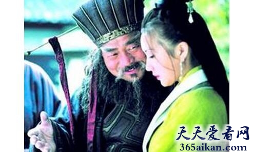 董卓戏貂蝉的故事，董卓戏貂蝉歇后语