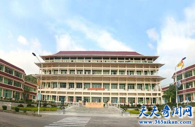 珠海艺术职业学院.jpg