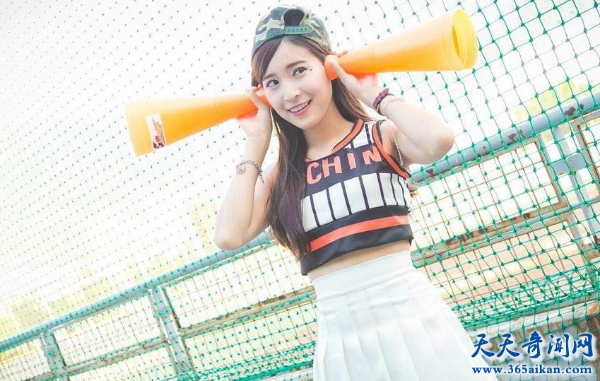 台湾十大绝色车模来袭，长腿丰胸成标配！