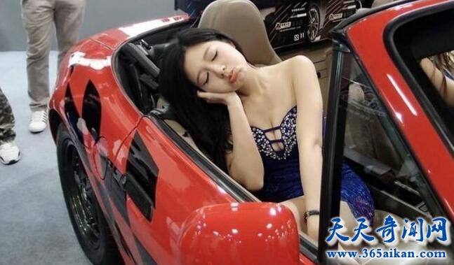 台湾十大绝色车模来袭，长腿丰胸成标配！