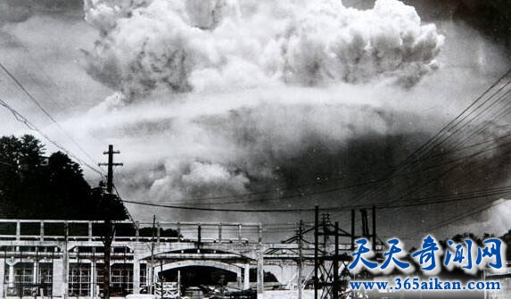 美国在日本广岛投下原子弹2.jpg