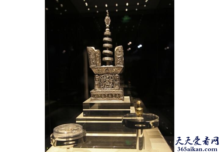 著名佛教建筑雷峰塔地宫开启，珍贵文物相继取出！