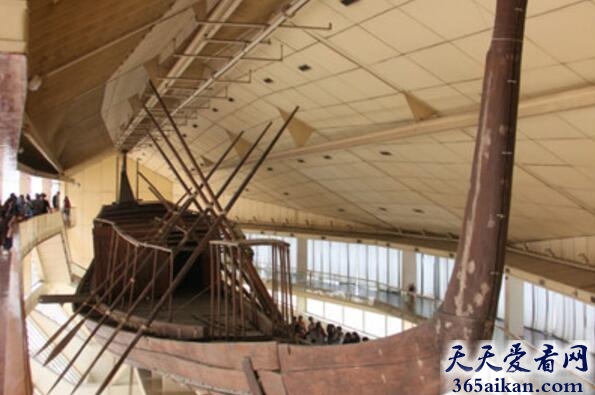 太阳船指的什么？考古发现：埃及发掘出4500年前的“太阳船”