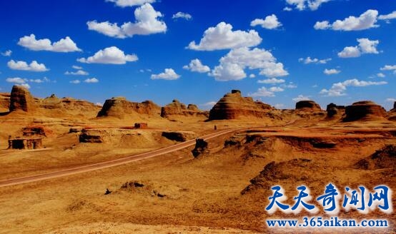 探寻中国的冒险旅游胜地，新疆魔鬼城！