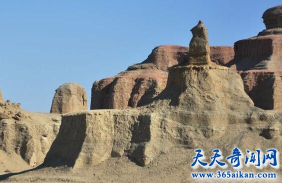 探寻中国的冒险旅游胜地，新疆魔鬼城！