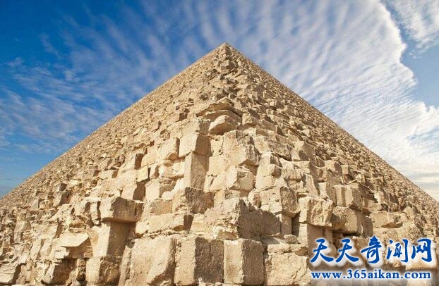 探秘世界七大奇迹：埃及金字塔是怎样建成的？