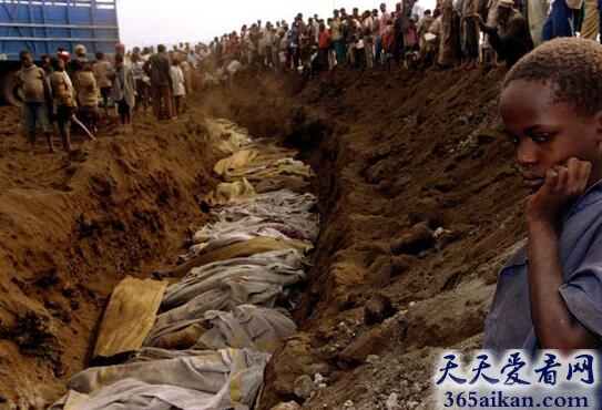 震惊世界的大屠杀，卢旺达种族大屠杀，血流成河，尸首遍地！