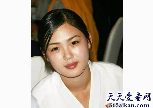 朝鲜第一夫人李雪主背景揭秘，竟是赵薇同学！！