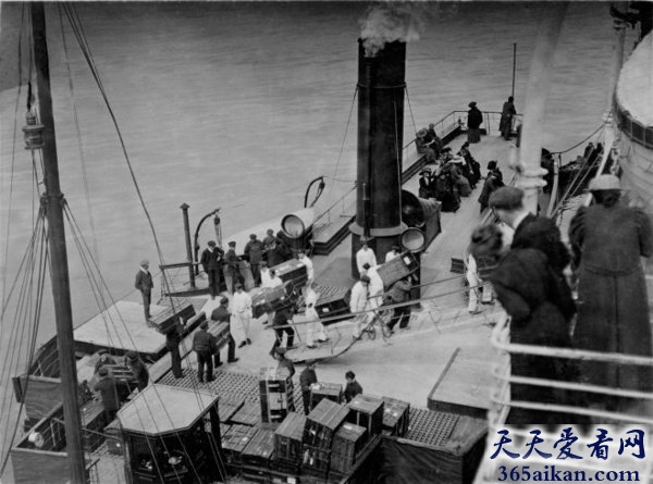 探索泰坦尼克号图片，一百年前的泰坦尼克号是怎么样的？