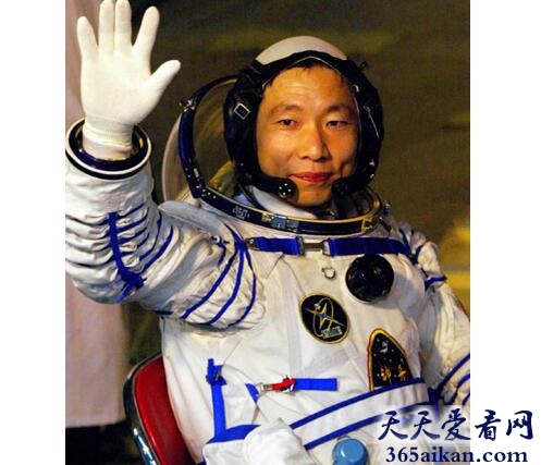 杨利伟.jpg