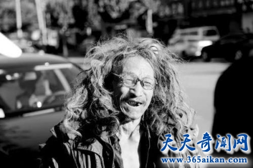 沈阳最美拾荒老人走红网络，每天都做力所能及的好事！