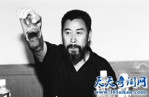 胡万林1.jpg