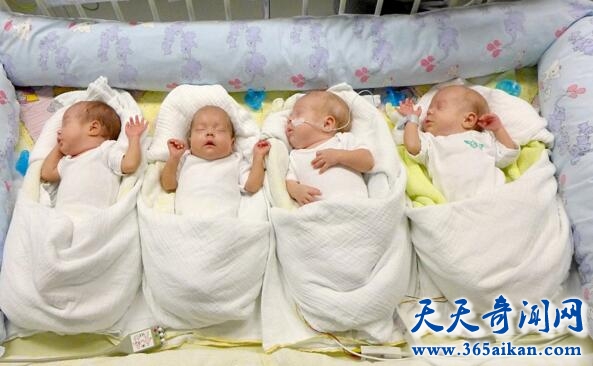 65岁的妈妈怀孕生下四胞胎，生命的奇迹打破世界纪录！