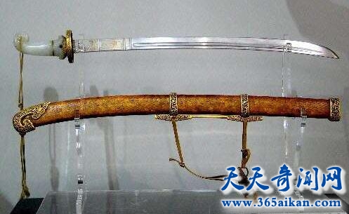 中国古代十大名刀之首：乾隆宝刀，价值惊人卖出4830万！