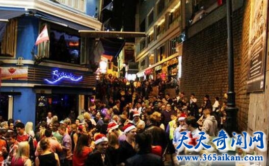 香港著名夜店一条街兰桂坊全程攻略！