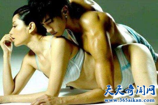 何润东内衣广告1.jpg