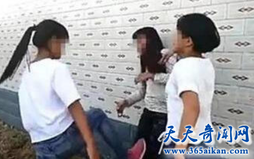 女孩被同学围殴2小时扇嘴巴踢下体，该如何防范校园暴力！