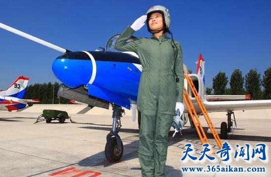 何晓莉1.jpg