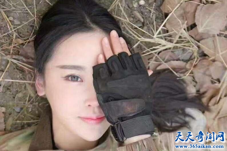 武警美女上尉走红 秒杀韩国女团.jpg