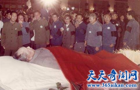 揭秘毛泽东的遗体为什么不能活化火化