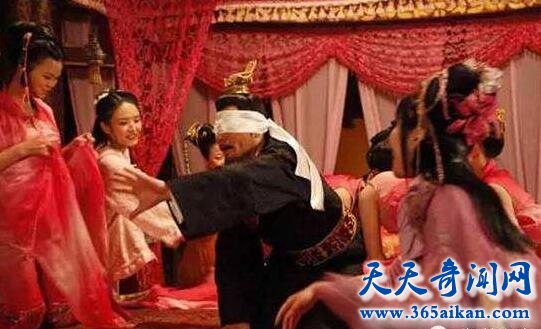 史上最好色的皇帝汉灵帝刘宏是如何临幸宫女的？汉灵帝刘宏要求宫女穿开裆裤！