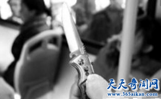 新婚妻子洞房说离婚，男子刀捅怀孕老婆一尸两命！