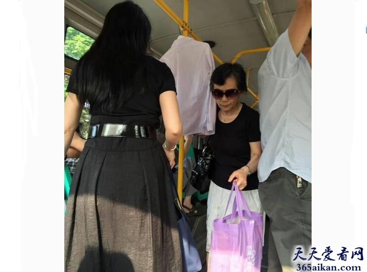 武汉公交惊现女子晾衣服，其原因惊呆乘客！