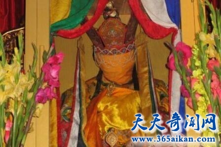 西藏高僧“虹化”1.jpg