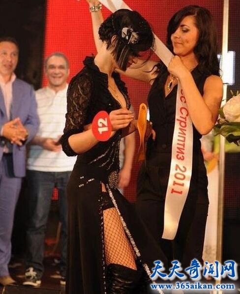 世界上最诱惑人的比赛，乌克兰首都基辅举办脱衣舞小姐大赛！