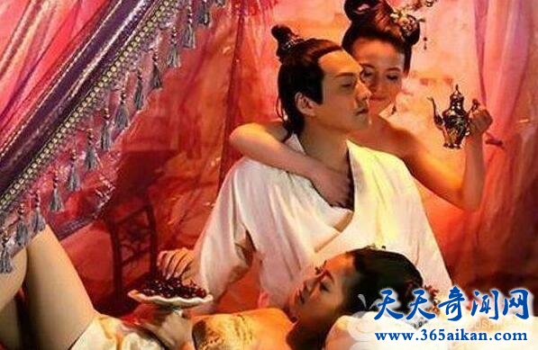 皇帝临幸妃子.jpg