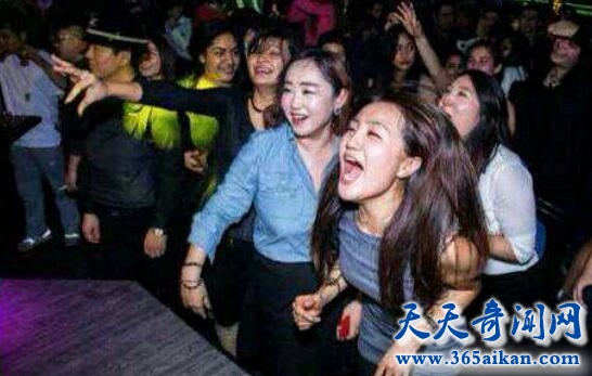 成都美女最多最嗨的夜店酒吧有哪些？不愧是美女最多的城市！