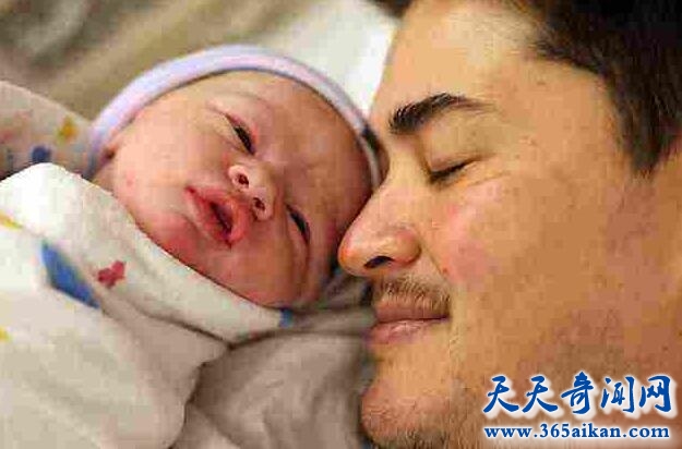 世界首例男人生孩子.jpg