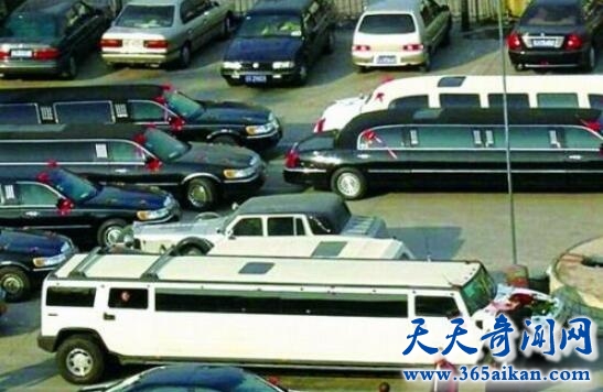 山西煤老板嫁女 震惊世界的车队.jpg