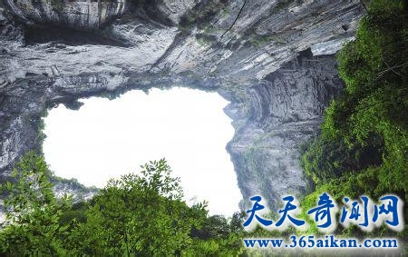 中国最有一个无人踏足的处女地，幽暗密境武隆天坑！