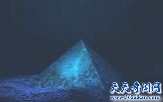 海下玻璃金字塔.jpg