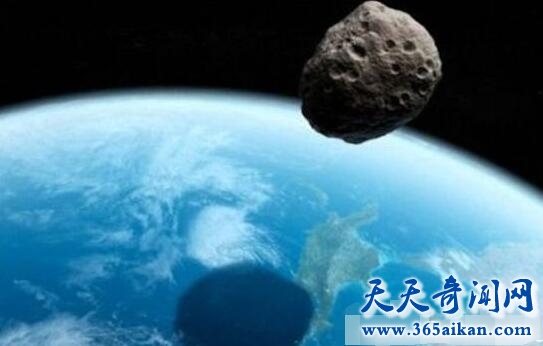 小行星与地球擦肩而过，地球人类又是劫后余生！