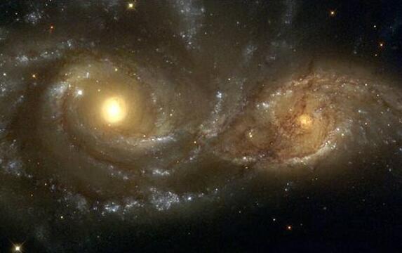 变化多端的宇宙，宇宙星系间的碰撞与融合！