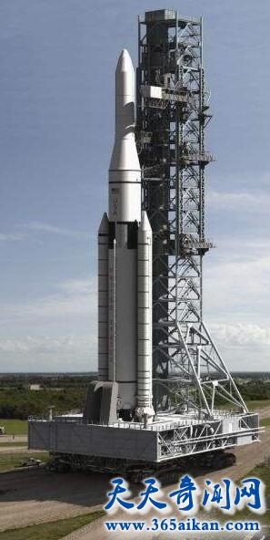 美国宇航局新型重型火箭SLS介绍，美国宇航局新型重型火箭SLS重型火箭SLS首飞不敢载人！