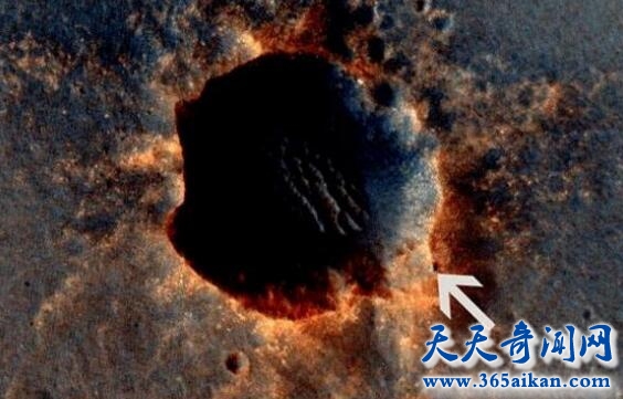 惊现火星神秘巨坑，火星神秘巨坑是外星人基地的入口吗？