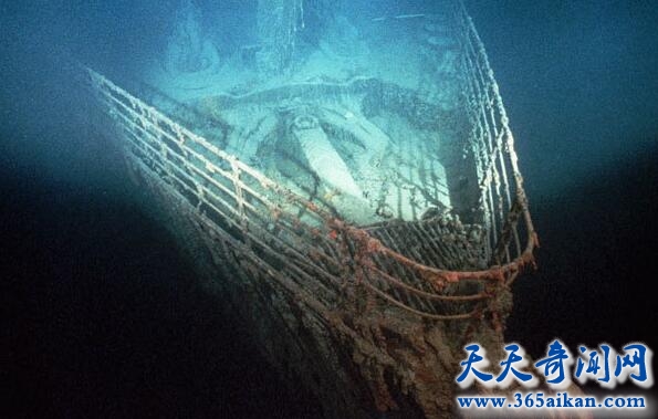 泰坦尼克号沉没1.jpg