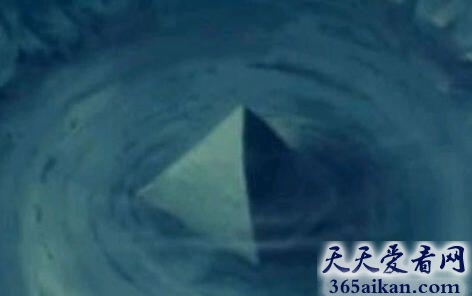 金字塔为何能引发漩涡？揭秘：神秘百慕大三角海底金字塔之谜